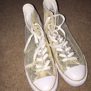 Gold converse